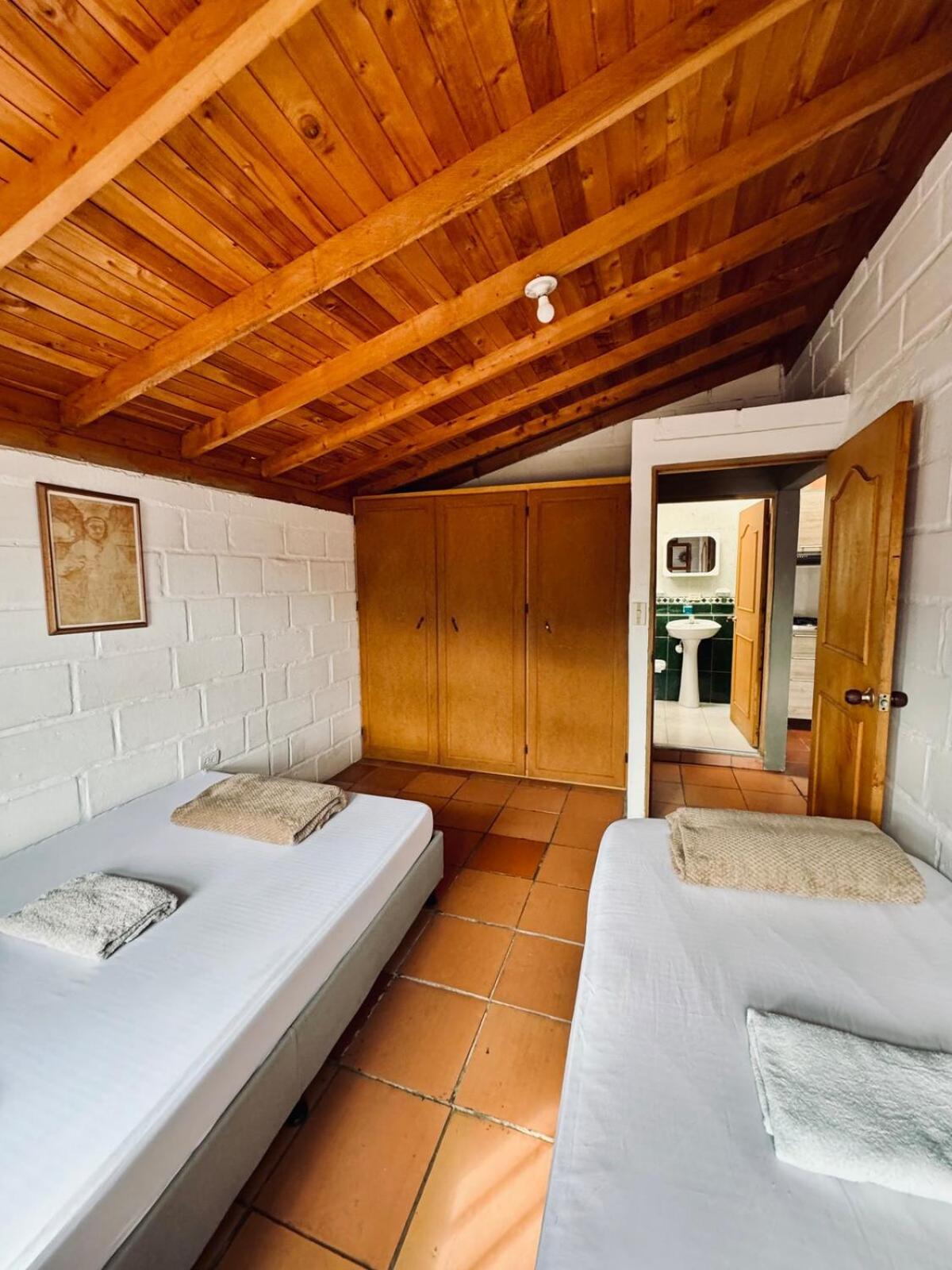 Next To The Airport - Cute Home Rionegro Bagian luar foto