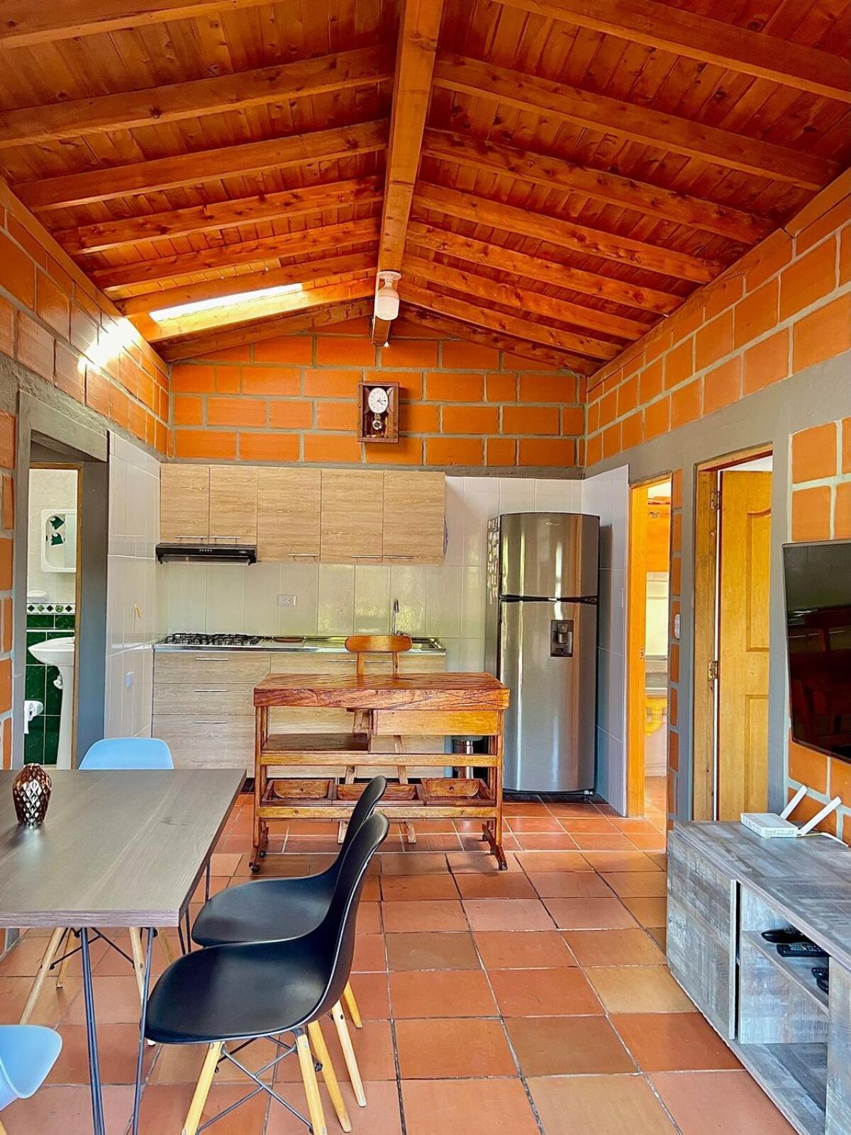 Next To The Airport - Cute Home Rionegro Bagian luar foto